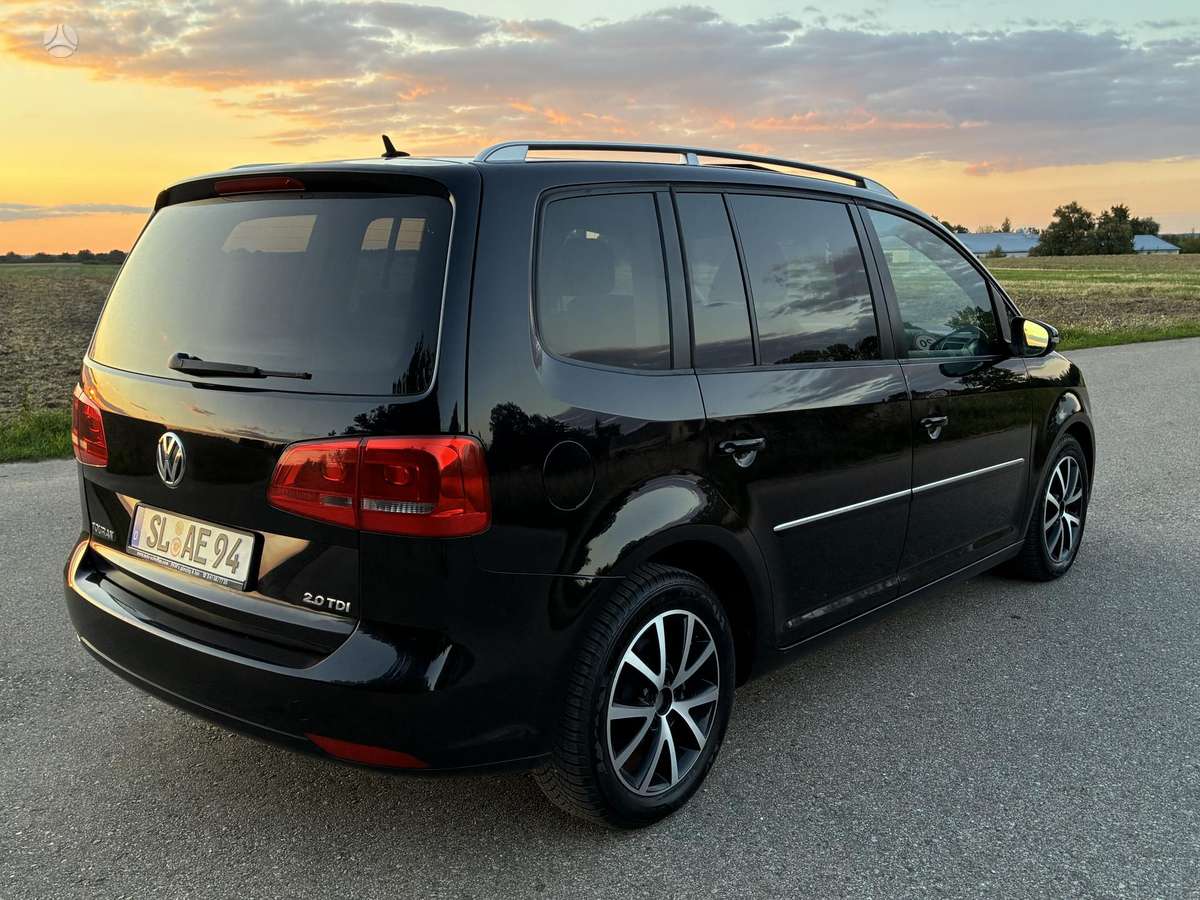 Volkswagen Touran 2011 — photo 7