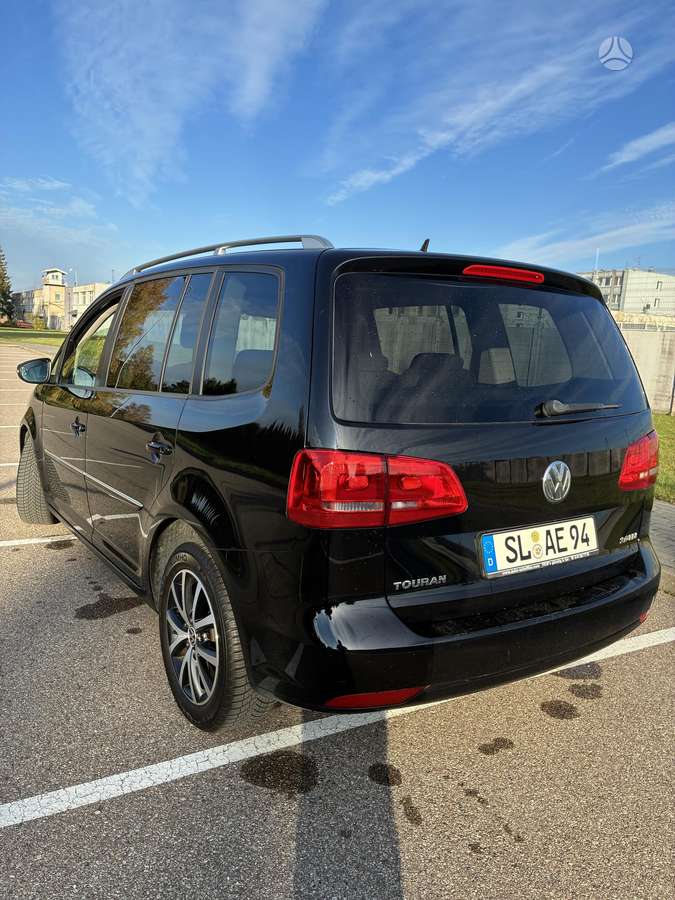 Volkswagen Touran 2011 — photo 8