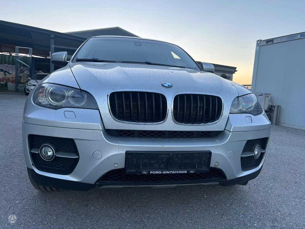 BMW X6 2009 — rear view