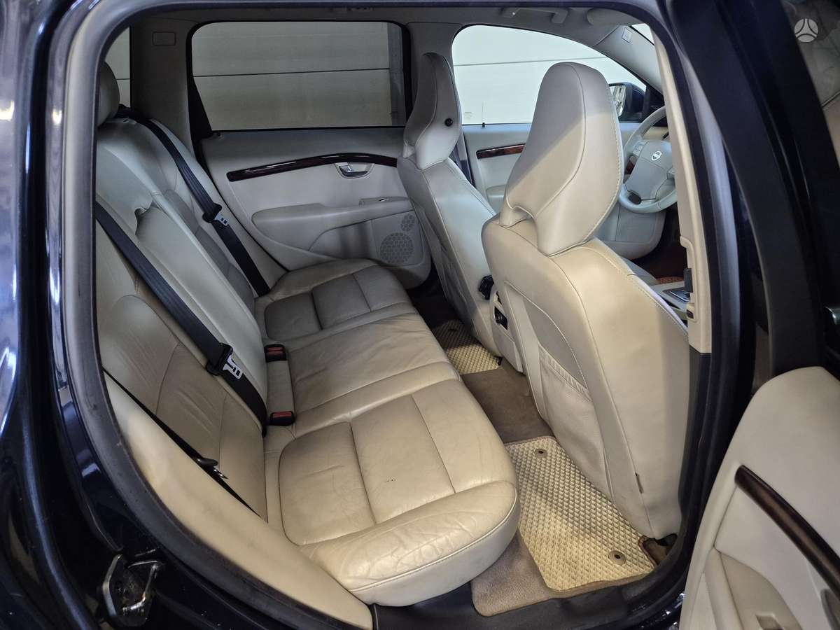 Volvo V70 2009 — photo 15