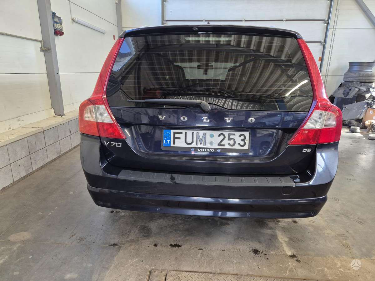 Volvo V70 2009 — photo 6