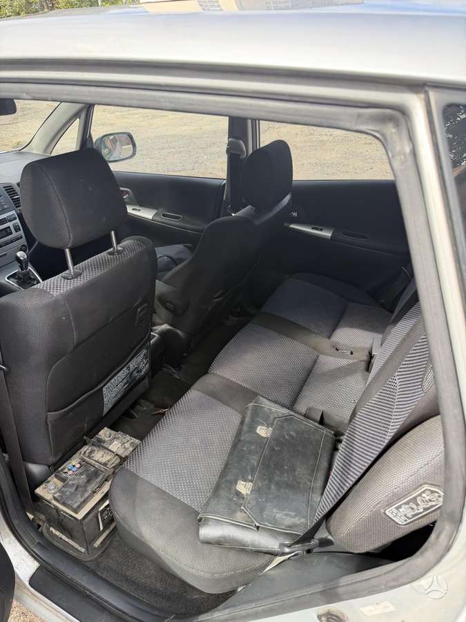 Toyota Corolla 2004 — photo 10