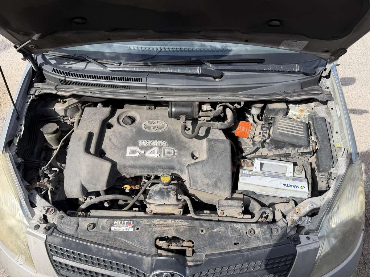 Toyota Corolla 2004 — photo 13