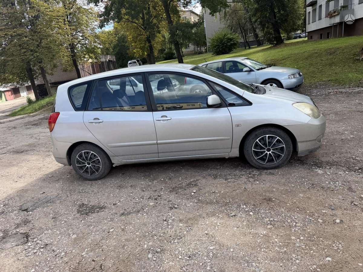 Toyota Corolla 2004 — photo 8