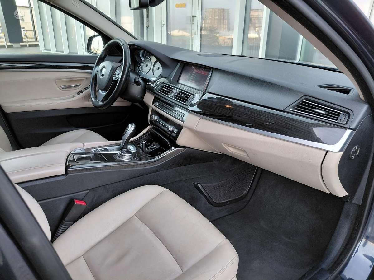 BMW 530 2013 — photo 11