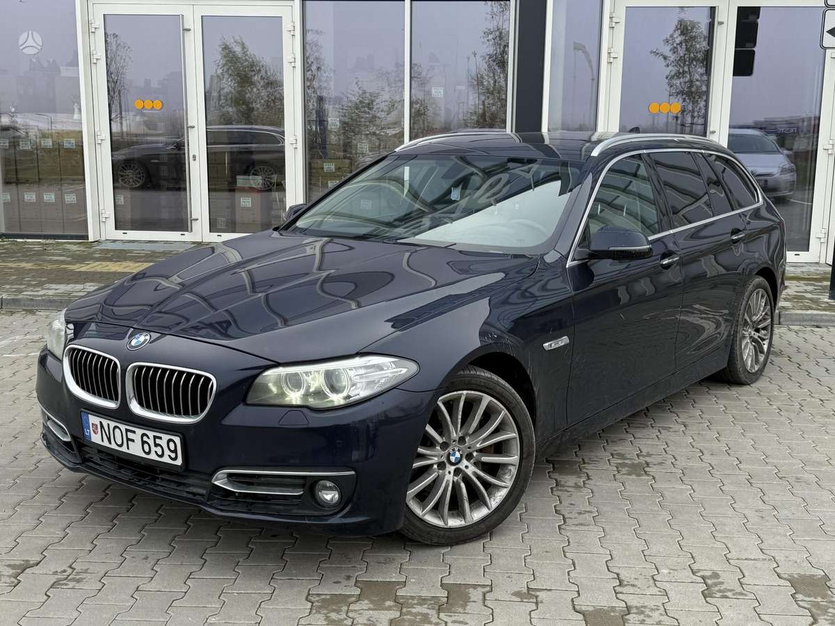 BMW 530 2013 — rear view