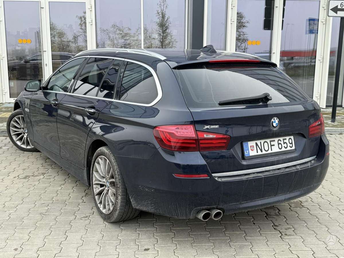 BMW 530 2013 — interior