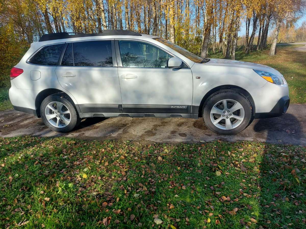 Subaru Outback 2013 — engine 2500 cm³, 175 HP (129kW)