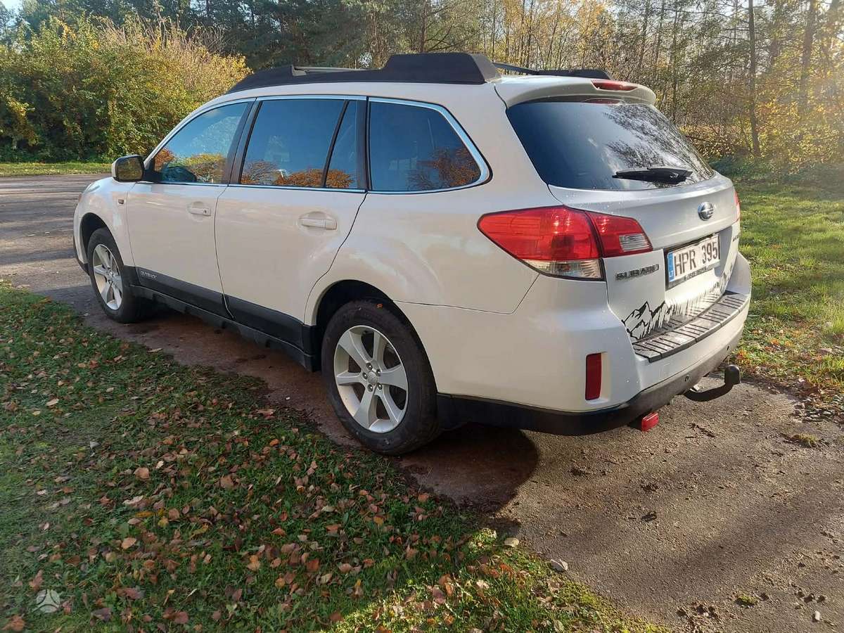 Subaru Outback 2013 — photo 8