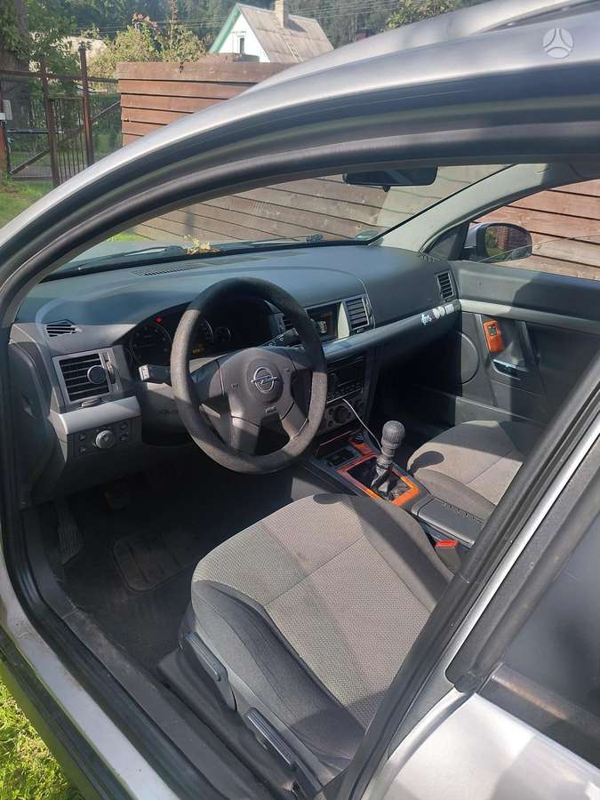 Opel Vectra 2006 — interior