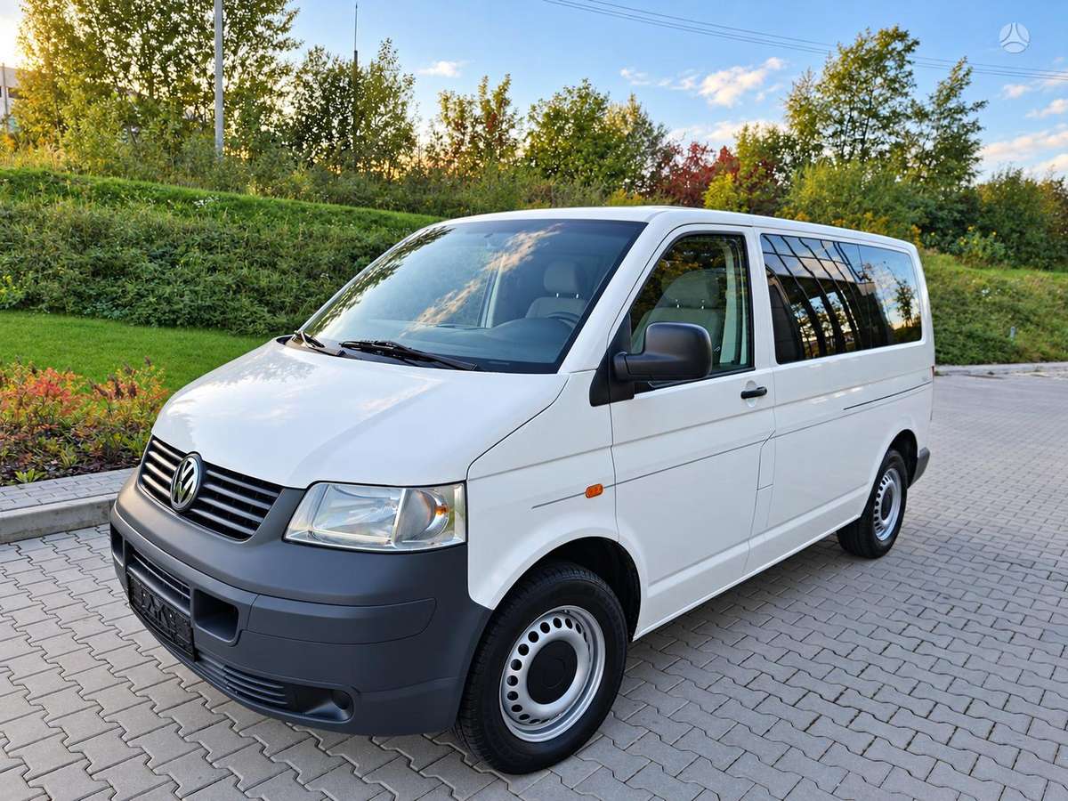 Volkswagen Transporter 2005 — interior