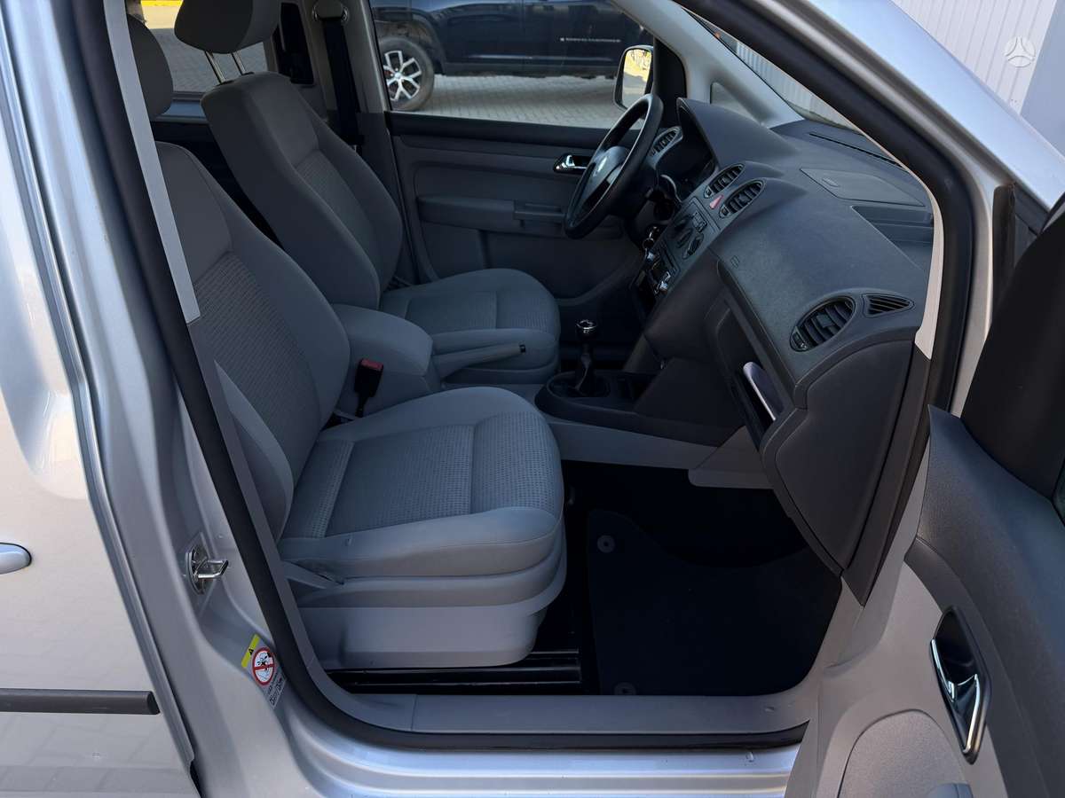 Volkswagen Caddy 2009 — photo 16