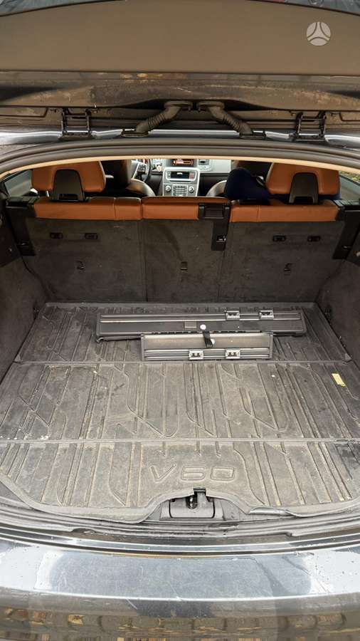 Volvo V60 2012 — photo 14