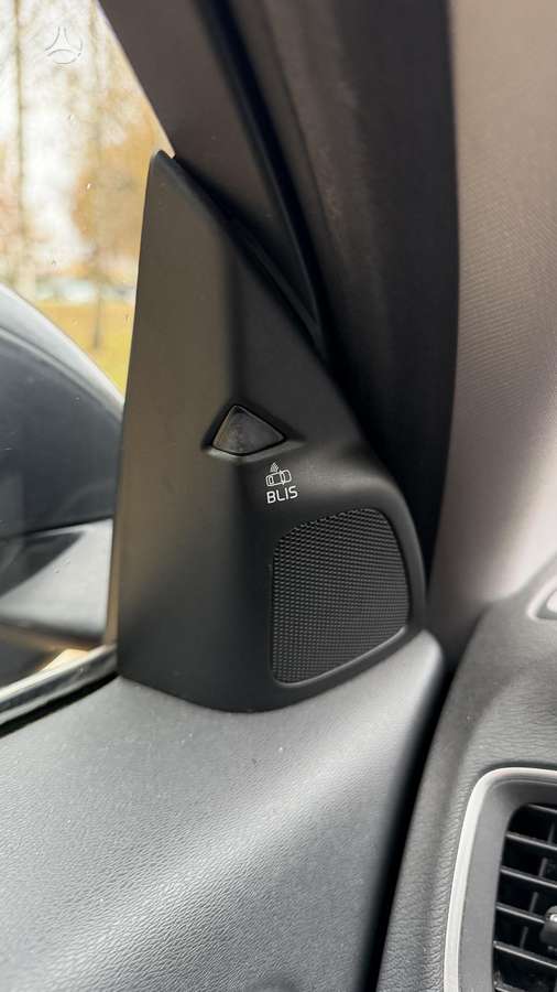 Volvo V60 2012 — photo 17