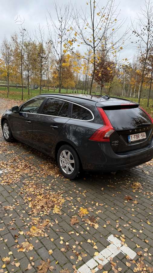 Volvo V60 2012 — interior