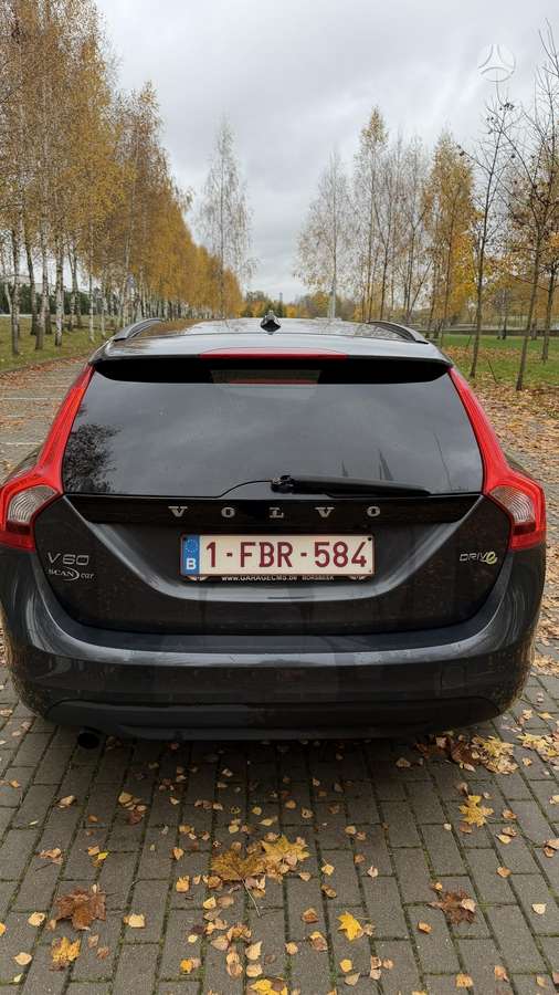 Volvo V60 2012 — engine 1560 cm³, 116 HP (85kW)