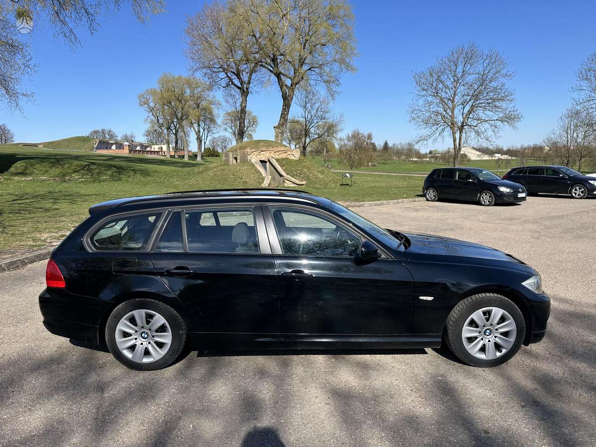 BMW 318 2011 — engine 1995 cm³, 143 HP (105kW)