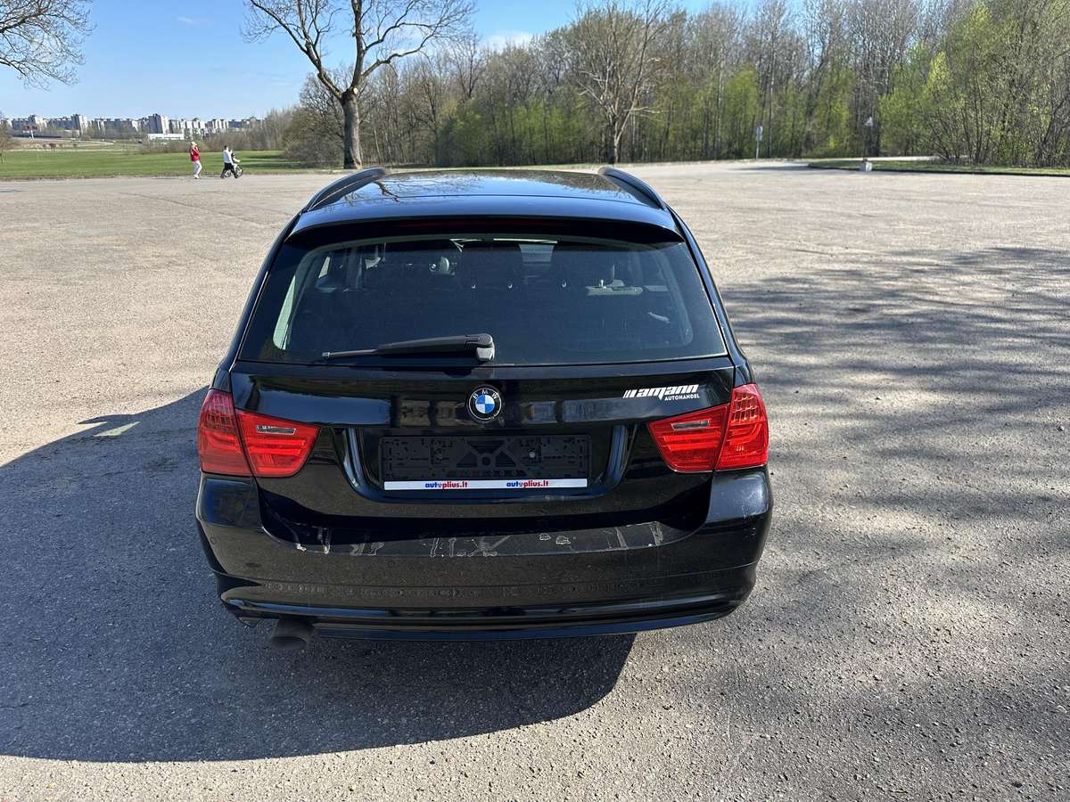 BMW 318 2011 — photo 6