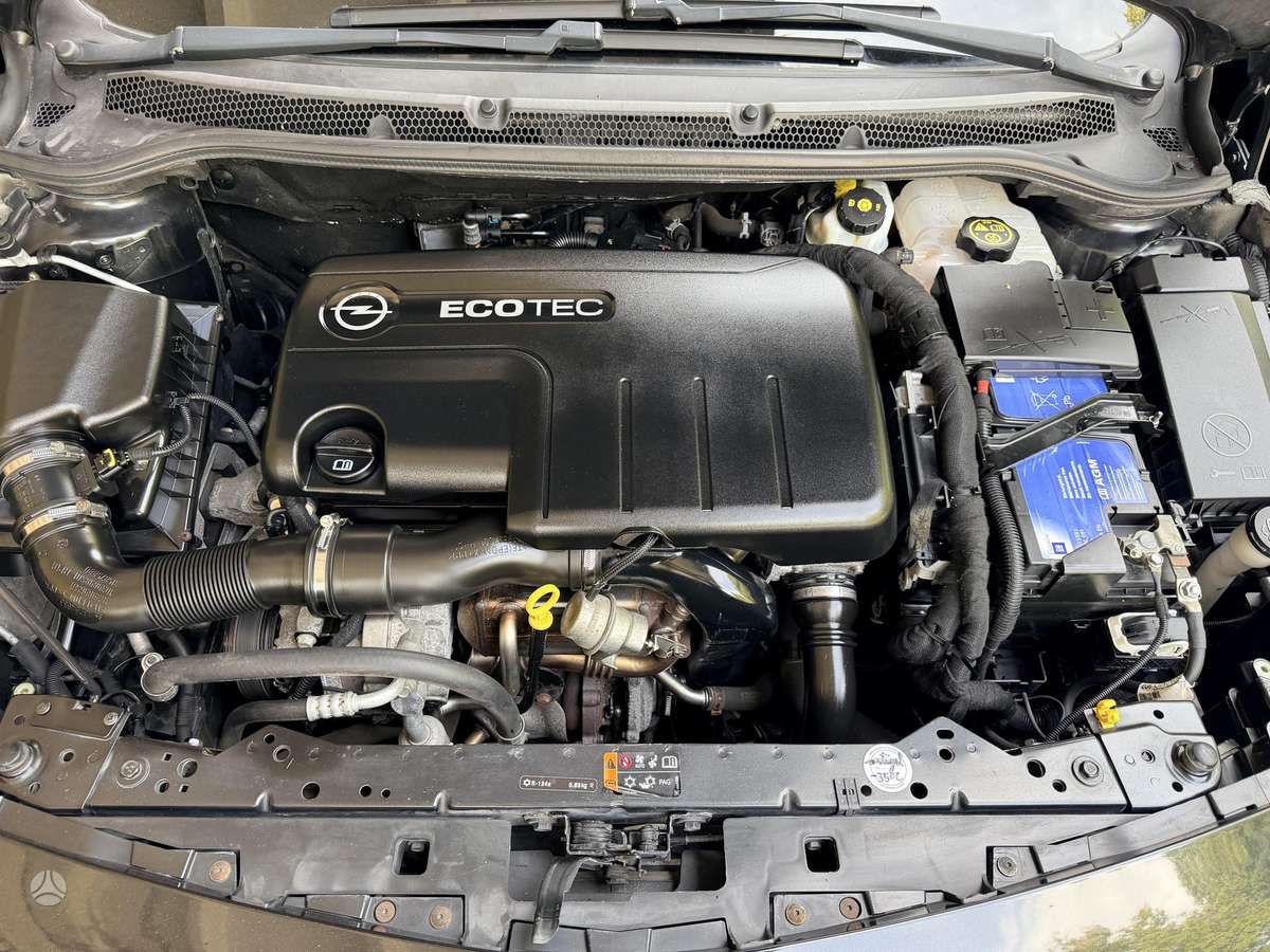 Opel Astra 2014 — photo 24