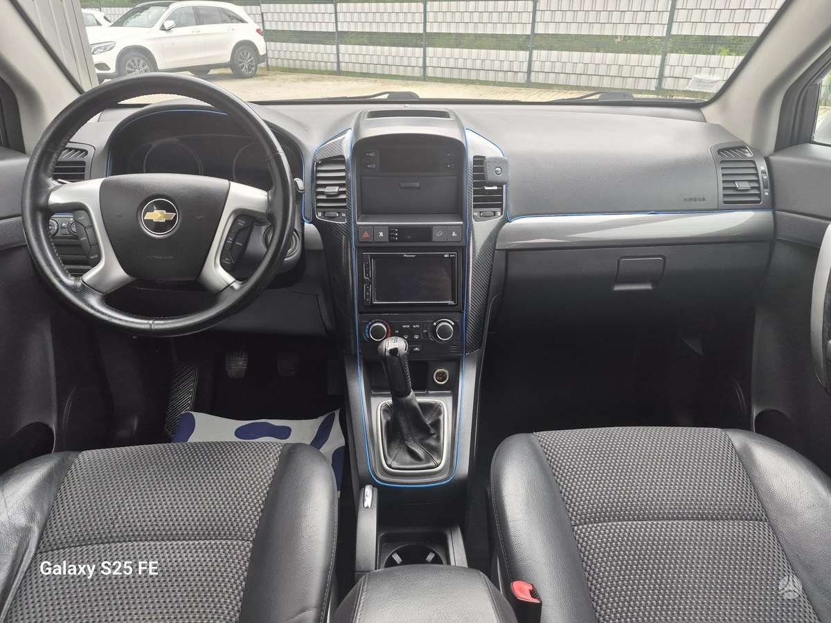 Chevrolet Captiva 2010 — photo 12