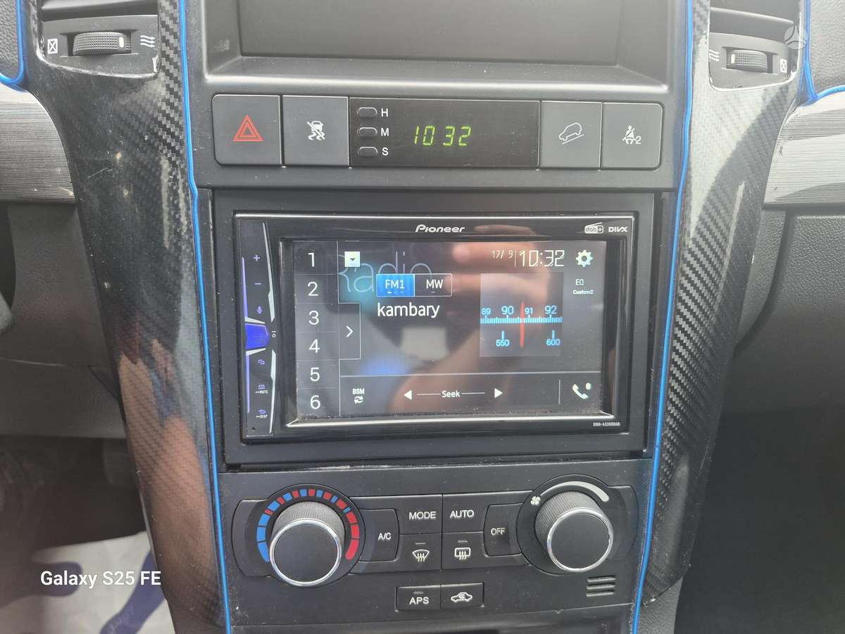 Chevrolet Captiva 2010 — photo 18