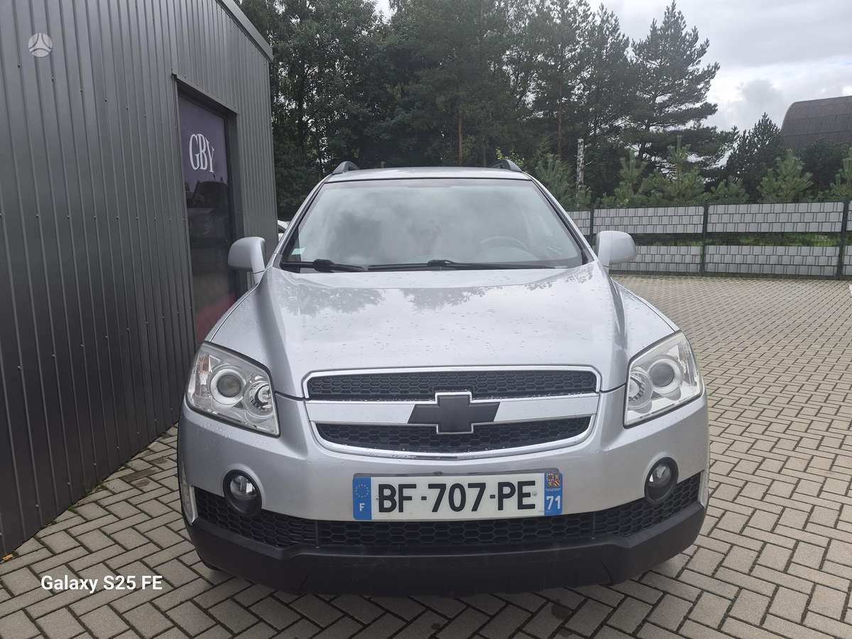 Chevrolet Captiva 2010 — rear view