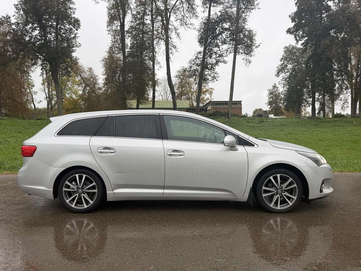 Toyota Avensis 2013 — photo 5