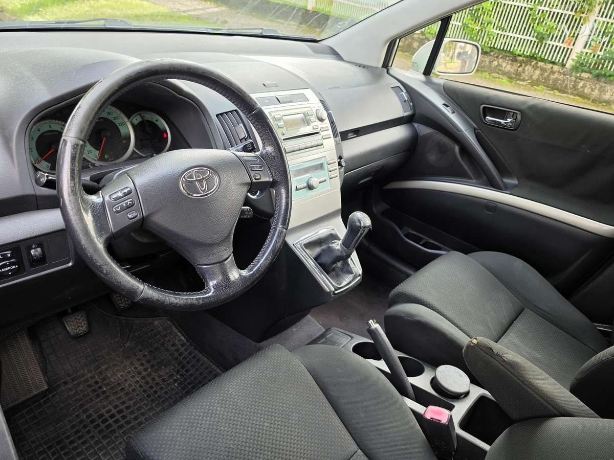Toyota Corolla 2005 — photo 9