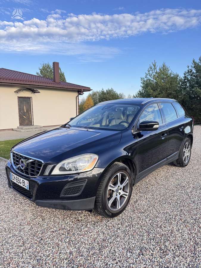 Volvo XC60 2012 — вигляд ззаду