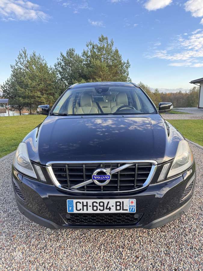 Volvo XC60 2012 — двигун 2400 cm³, 163 HP (120kW)