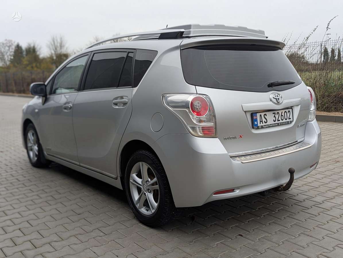 Toyota Verso 2012 — photo 10
