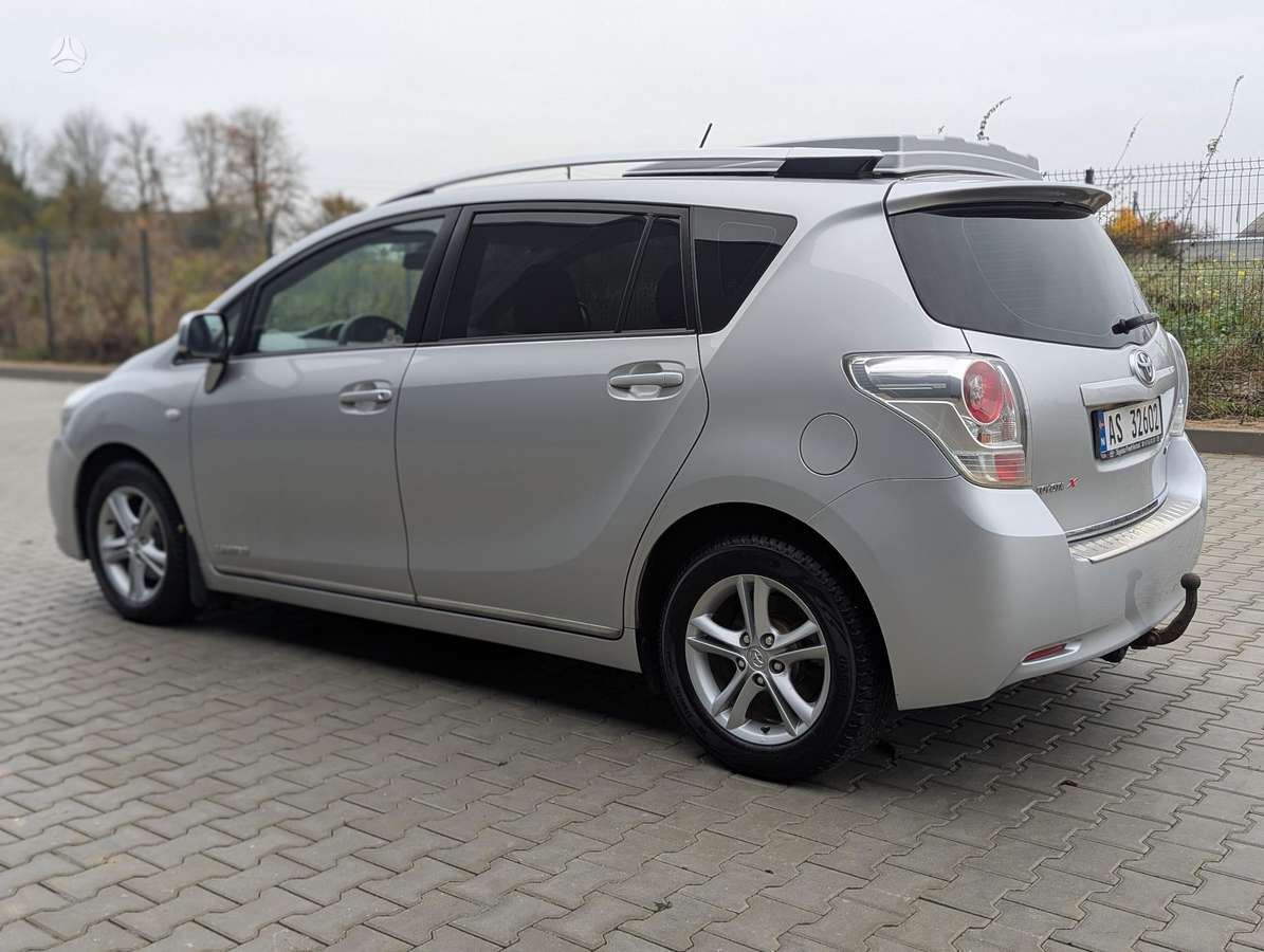 Toyota Verso 2012 — photo 11