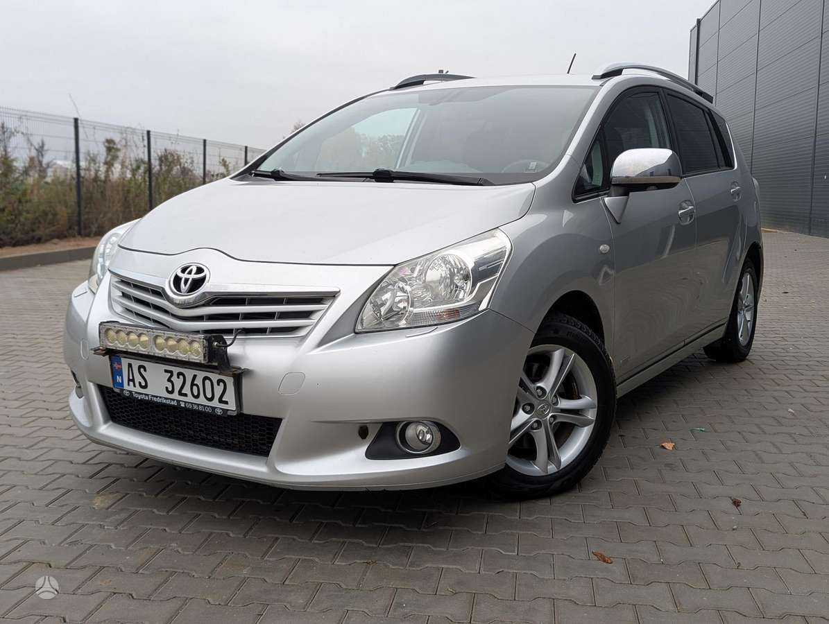Toyota Verso 2012 — photo 15