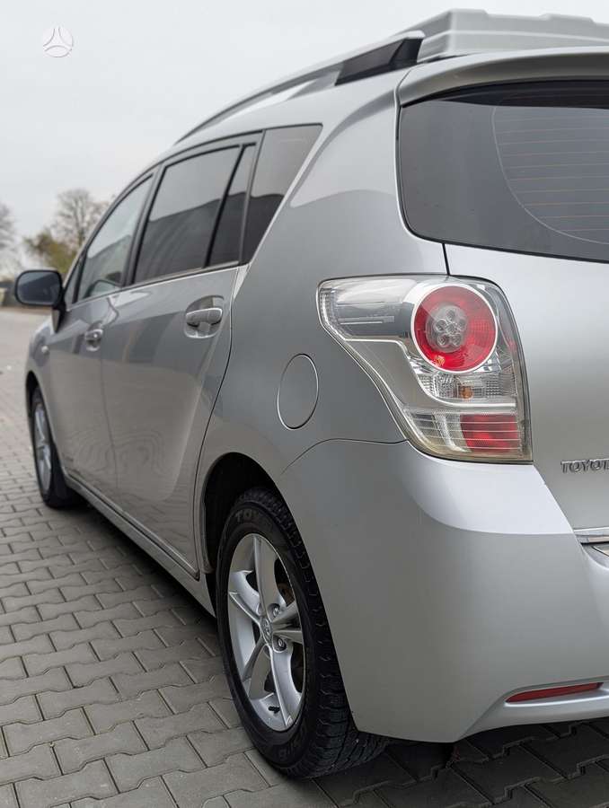 Toyota Verso 2012 — photo 17