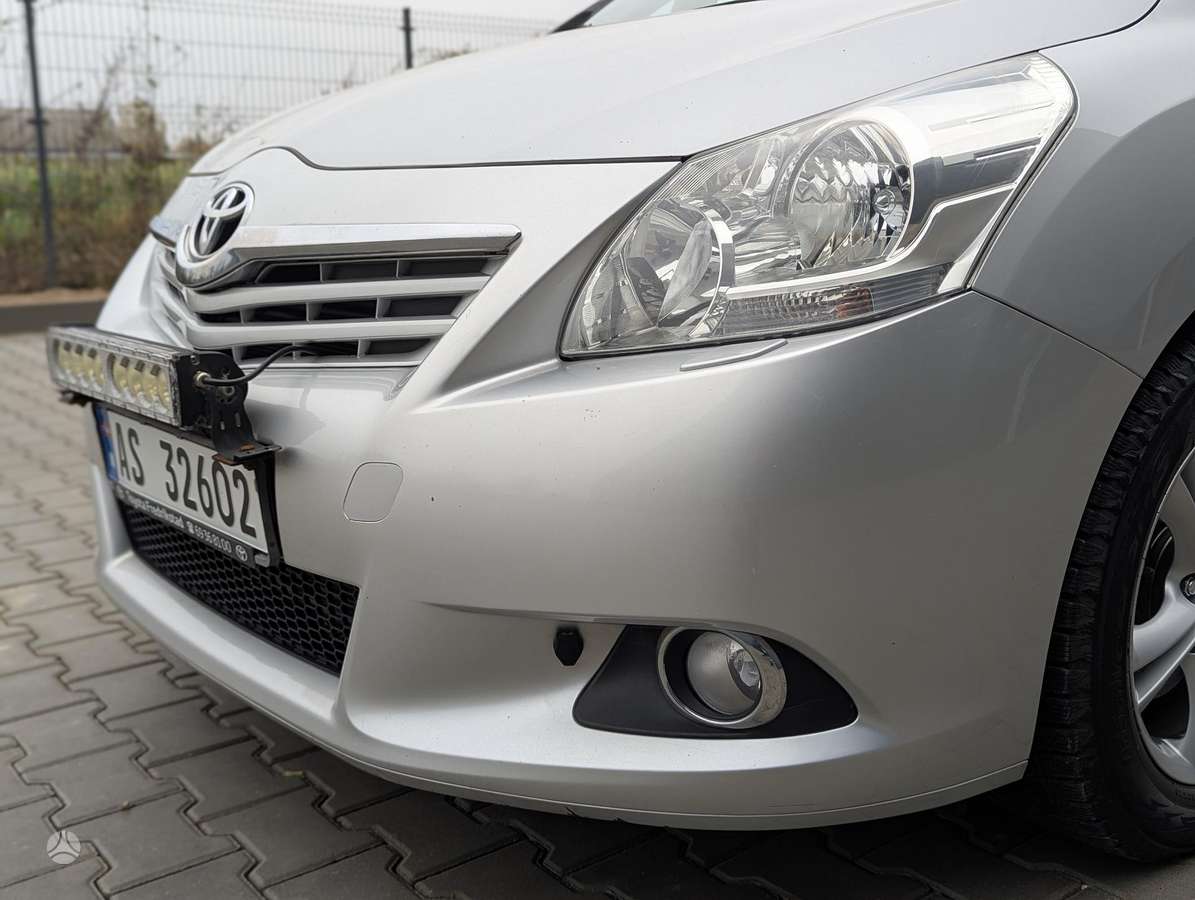 Toyota Verso 2012 — photo 19