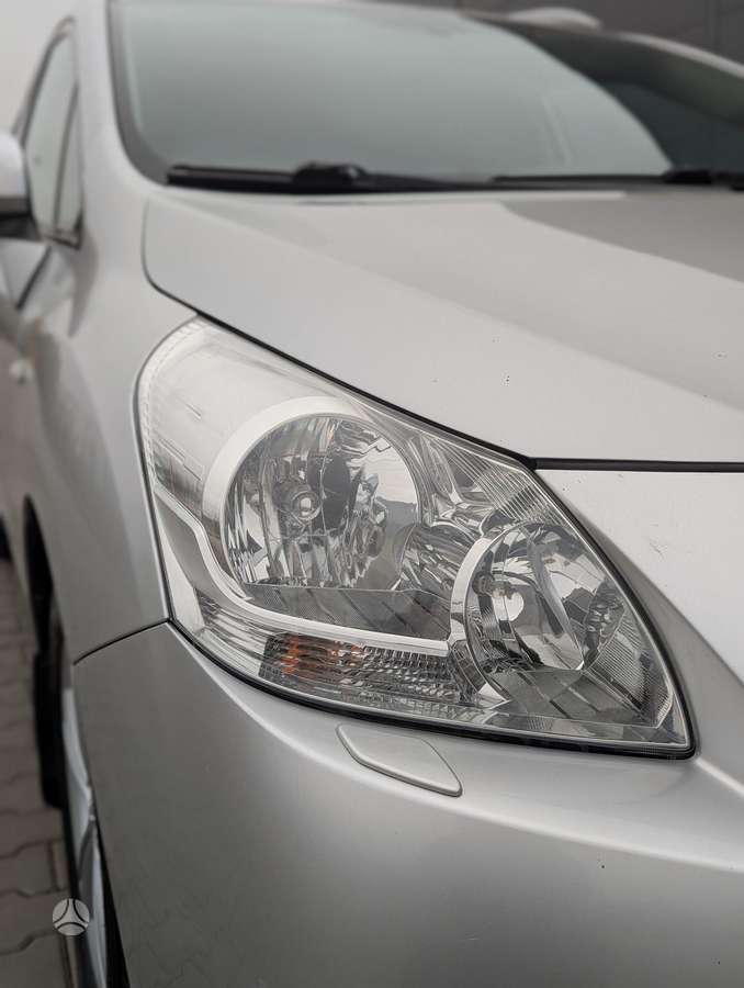Toyota Verso 2012 — photo 22