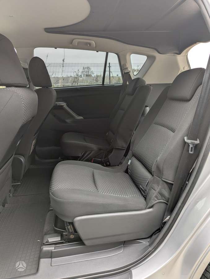Toyota Verso 2012 — photo 36