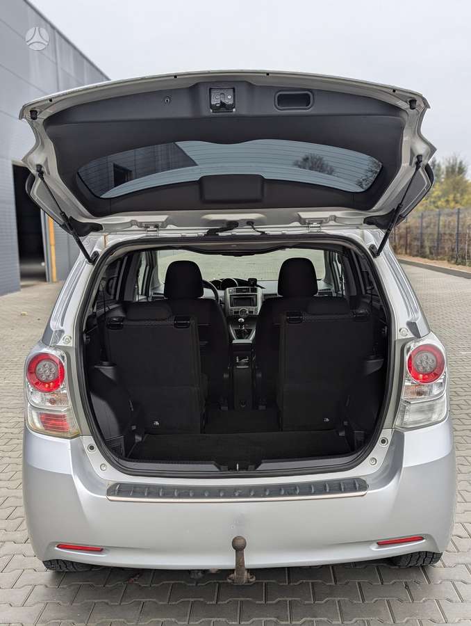 Toyota Verso 2012 — photo 37