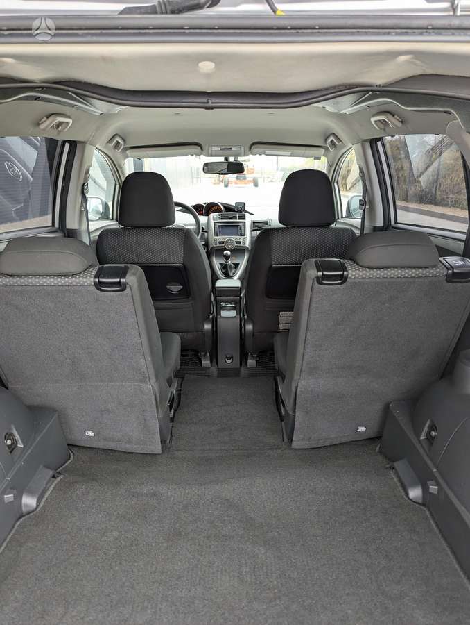 Toyota Verso 2012 — photo 38