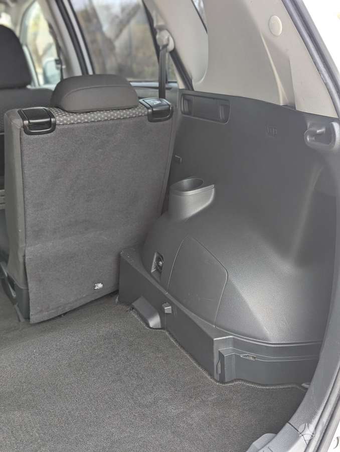Toyota Verso 2012 — photo 39