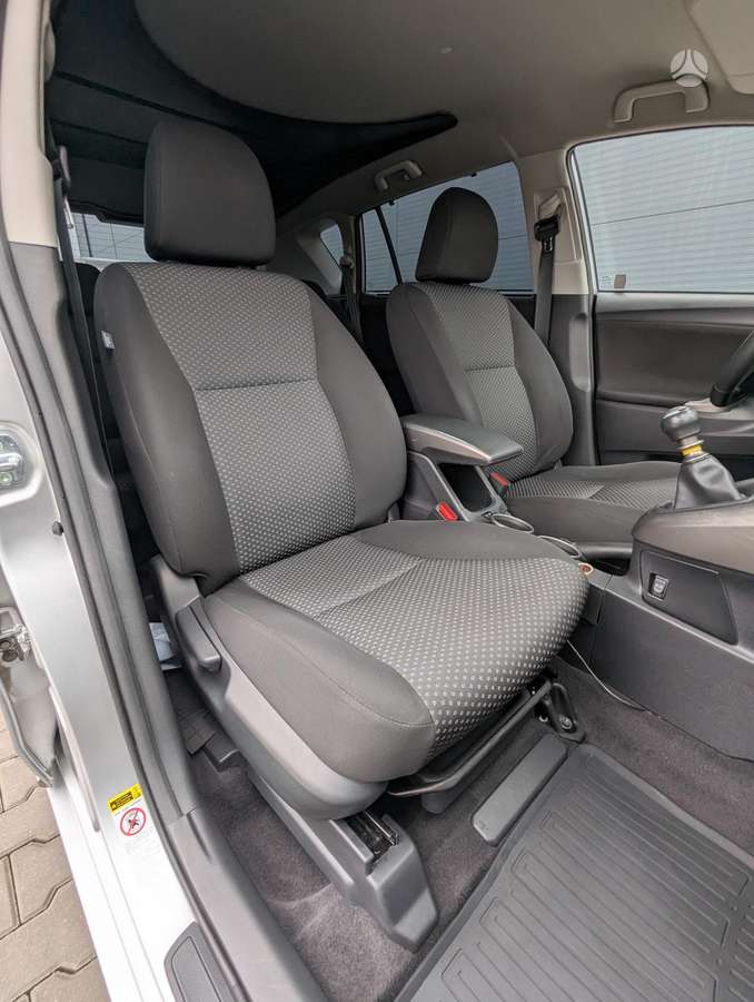 Toyota Verso 2012 — photo 45