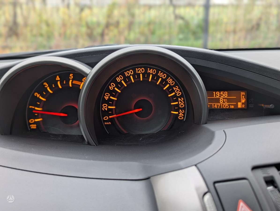 Toyota Verso 2012 — photo 51