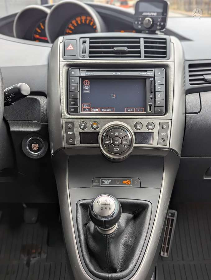 Toyota Verso 2012 — photo 53