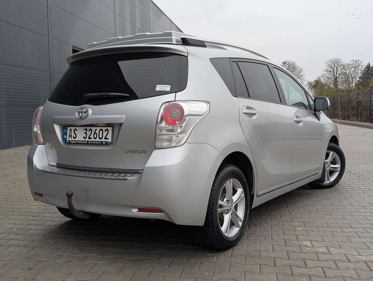 Toyota Verso 2012 — photo 7