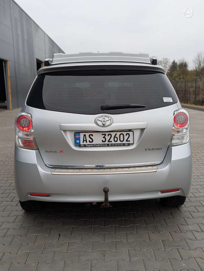 Toyota Verso 2012 — photo 8