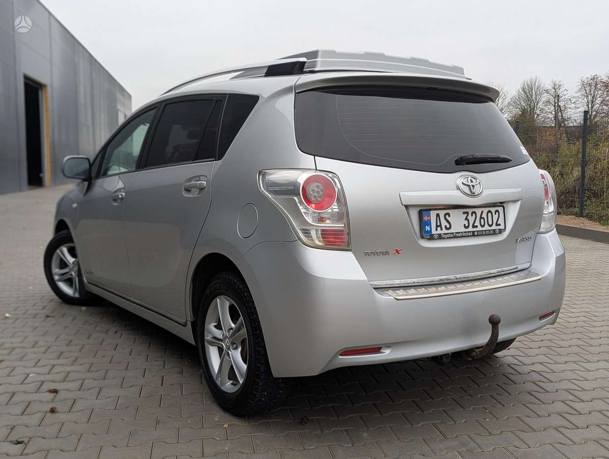 Toyota Verso 2012 — photo 9