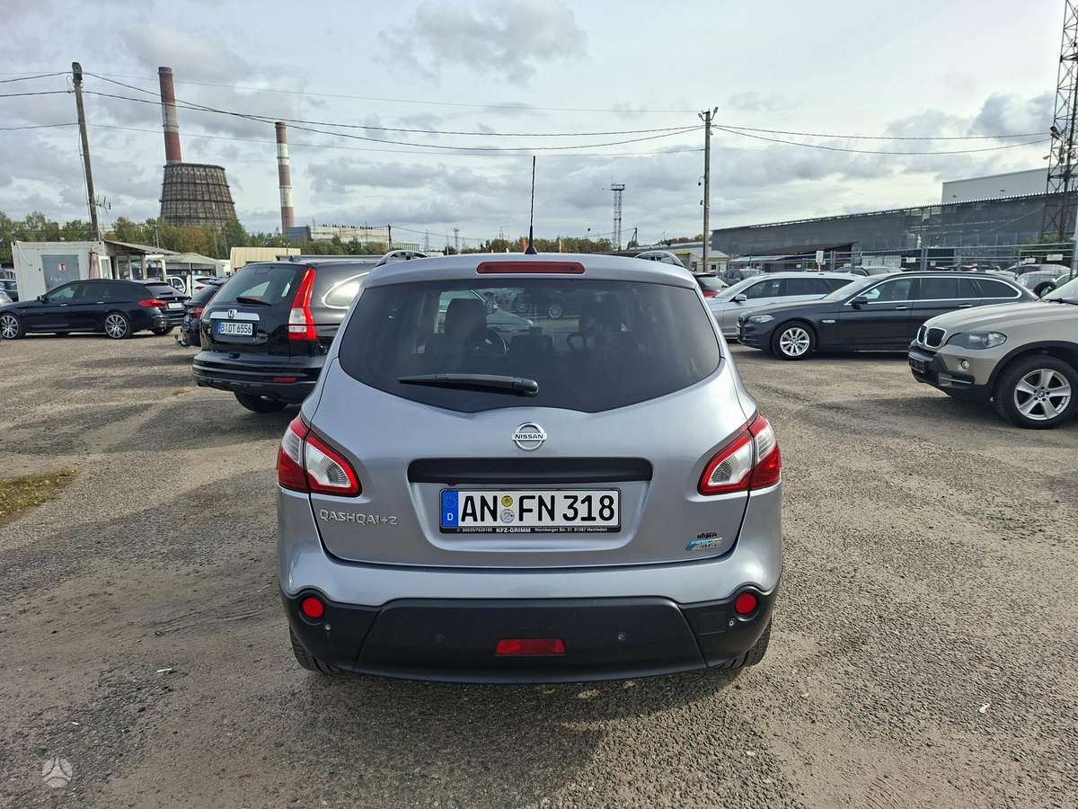 Nissan Qashqai+2 2014 — engine 1598 cm³, 131 HP (96kW)