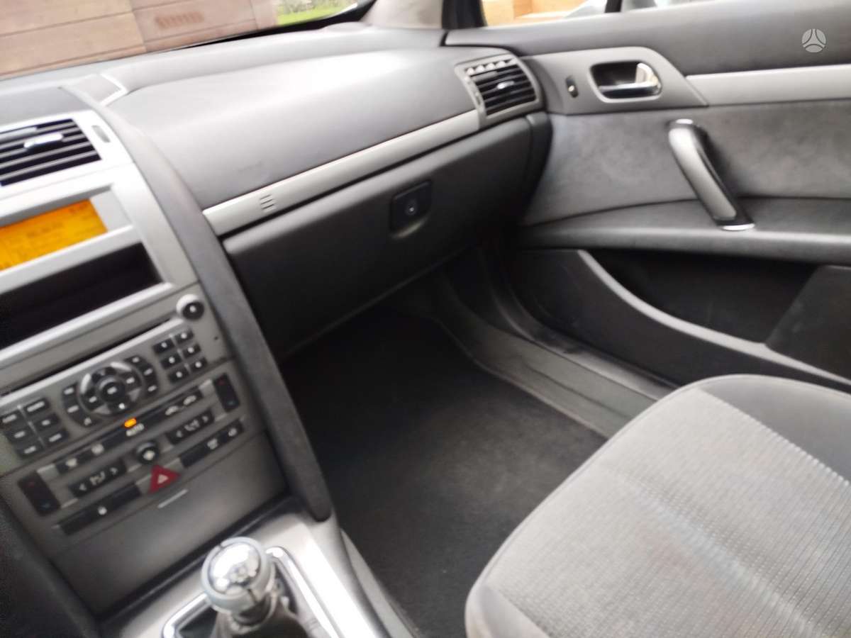 Peugeot 407 2006 — rear view