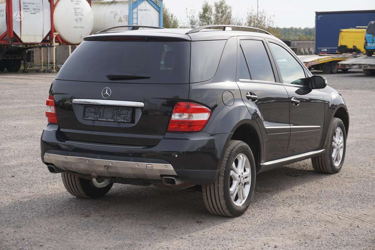 Mercedes-Benz ML320 2008 — двигун 2987 cm³, 224 HP (165kW)