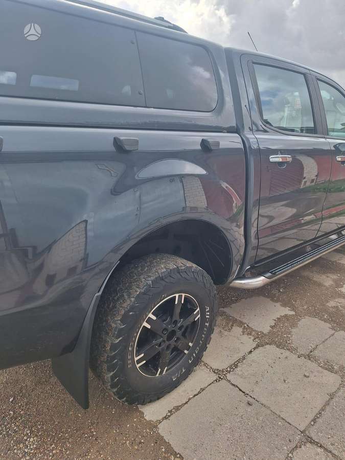 Ford Ranger 2013 — салон